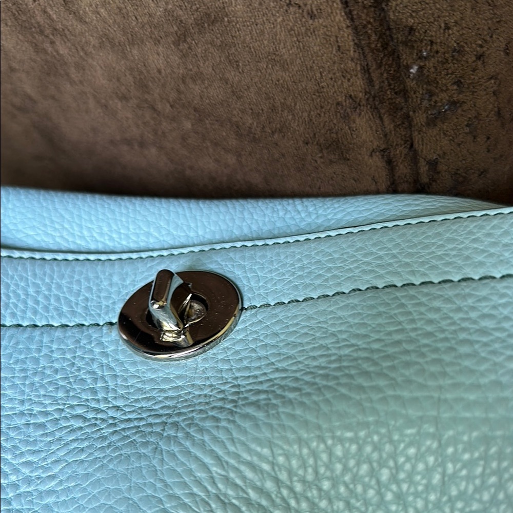 Coach NWT Chelsea Pebbled Leather Hobo Bag - Picture 3 of 12